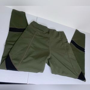 Stretchy Activewear 💪 Leggings | size: Medium | color: Green and Black